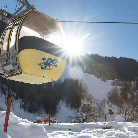 Neues Luxeriös Eingerichtetes Bock * See