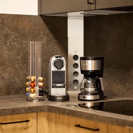 Neues Luxeriös Eingerichtetes Bock *