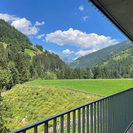 Apartment Neues Luxeriös Eingerichtetes Bock *