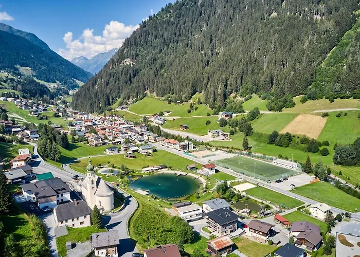 Neues Luxerioes Eingerichtetes Bock *