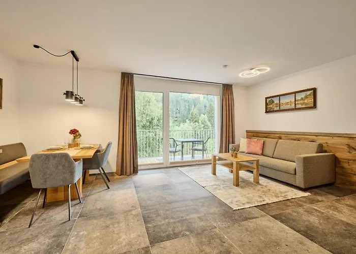 Neues Luxerioes Eingerichtetes Bock